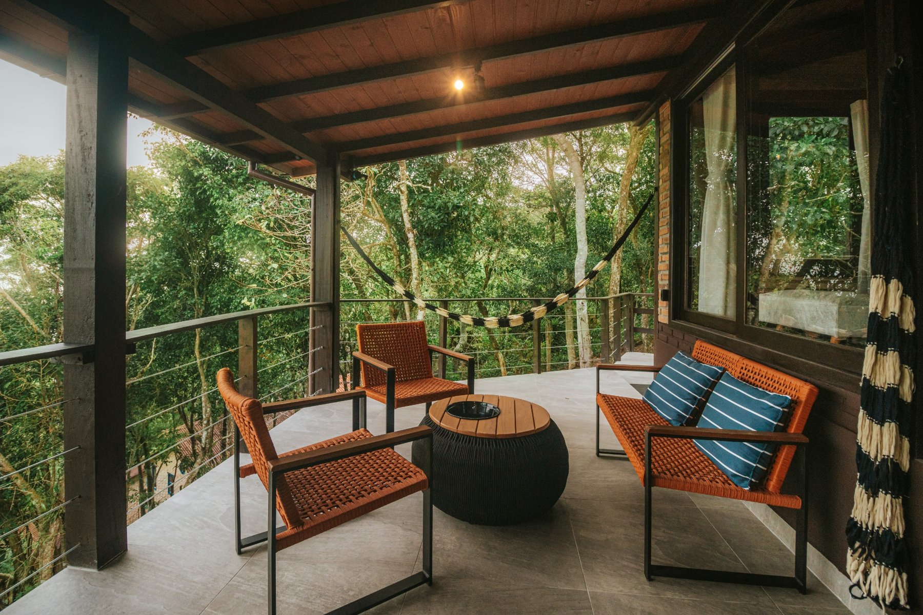 Ambiente e detalhes da Cabana Odoyá